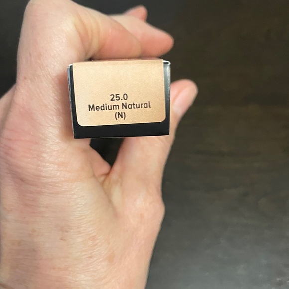 IT Cosmetics Bye Bye Under Eye Full Coverage Anti-Aging Waterproof Concealer M - Picture 3 of 5